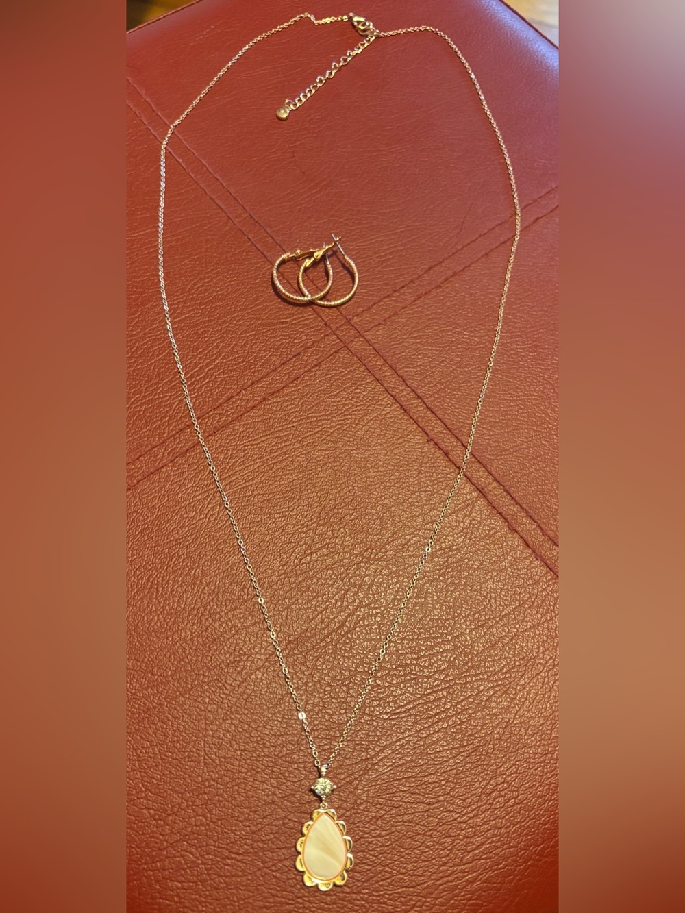 ✨LC Lauren Conrad Rose Gold-Tone Pendant Necklace with Matching Hoop Earrings